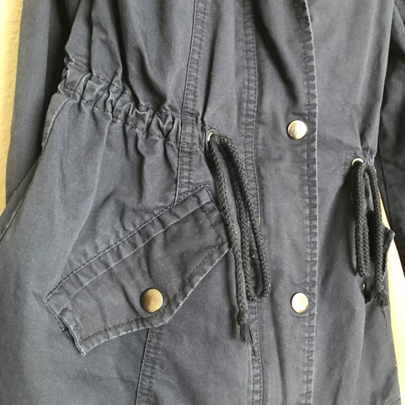 Forever21 navy blue canvas / twill hooded jacket with pockets - size small - Picture 2 of 5